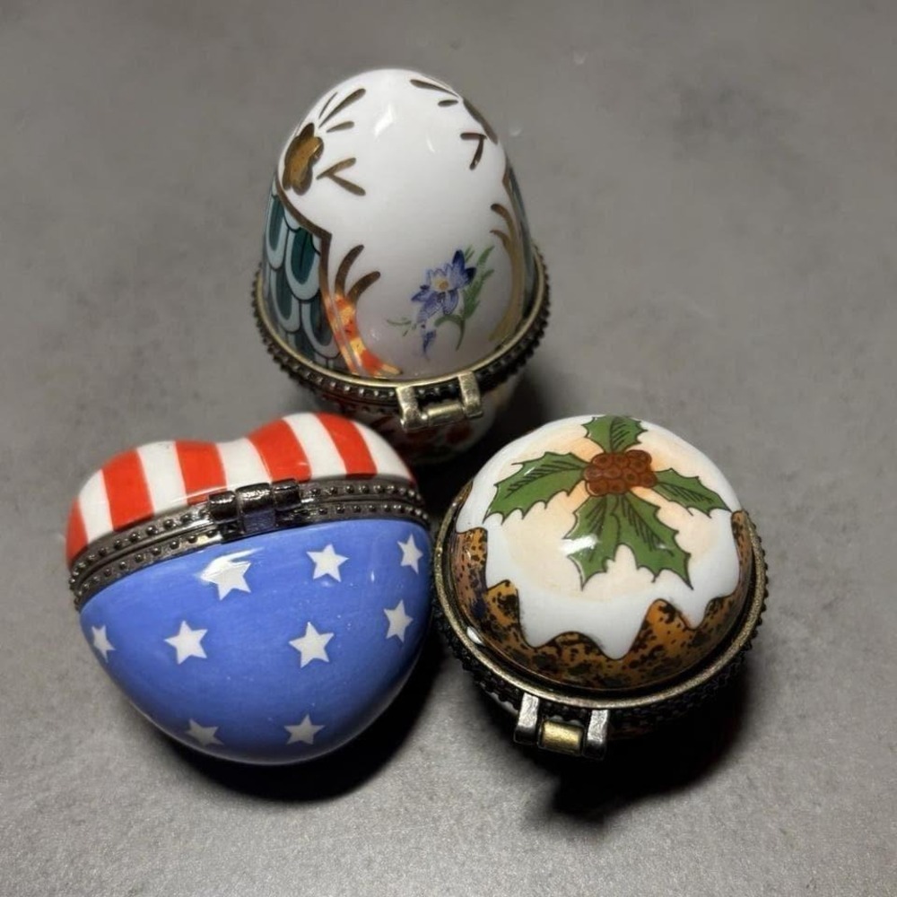 Vtg Miniature Porcelain Hinged Trinket Boxes Heart Egg Christmas Pudding Mini - Picture 3 of 4